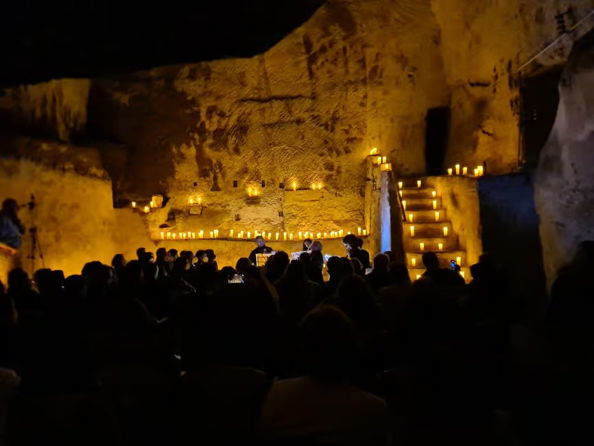 Street art tour of Spanish Quarter and Naples underground
