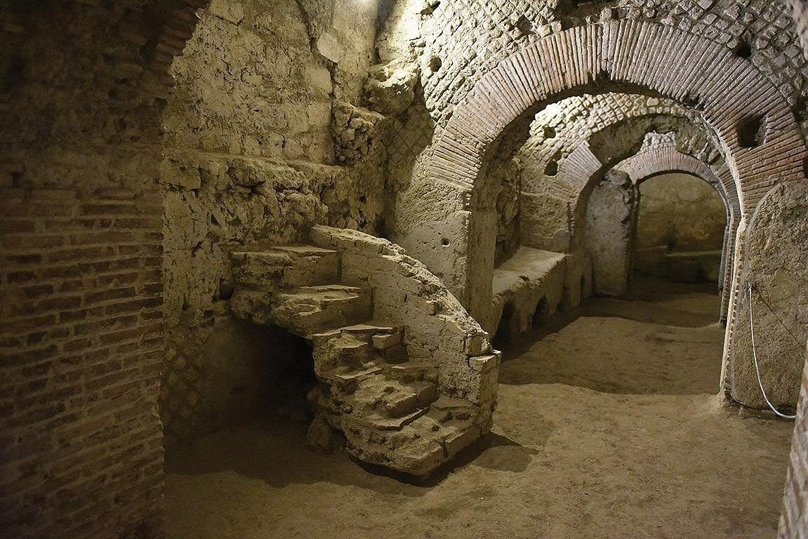Naples Walking Tour with Underground Roman Ruins (3h or 4h)