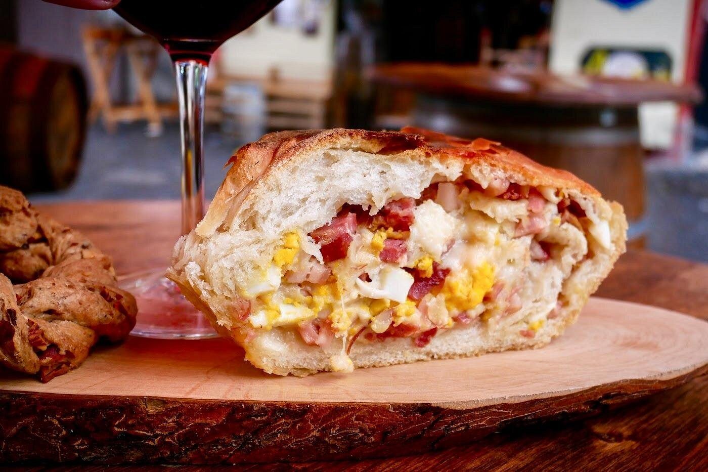 Private Naples Culinary Tour: Pizza, Wine & Local Tastings